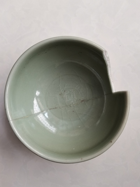 古玩陶瓷龍泉青瓷茶碗真品鑒賞圖