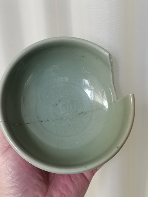 古玩陶瓷龍泉青瓷茶碗真品鑒賞圖