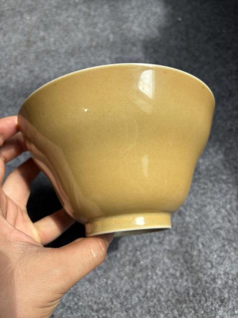 古玩陶瓷清乾隆 米黃釉折腰碗真品鑒賞圖