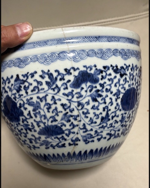 古玩陶瓷清乾隆 青花纏枝蓮紋缸真品鑒賞圖