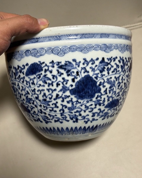 古玩陶瓷清乾隆 青花纏枝蓮紋缸真品鑒賞圖