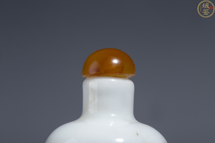 古玩陶瓷礬紅人物鼻煙壺真品鑒賞圖