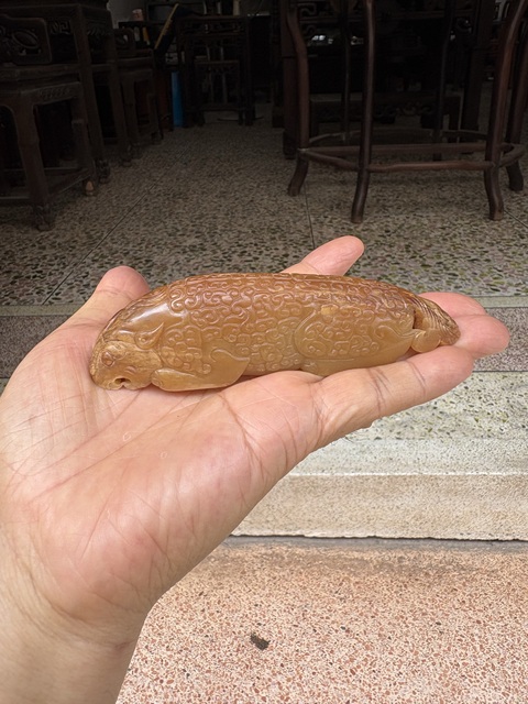 古玩玉器仿古紋飾玉雕瑞獸把件真品鑒賞圖