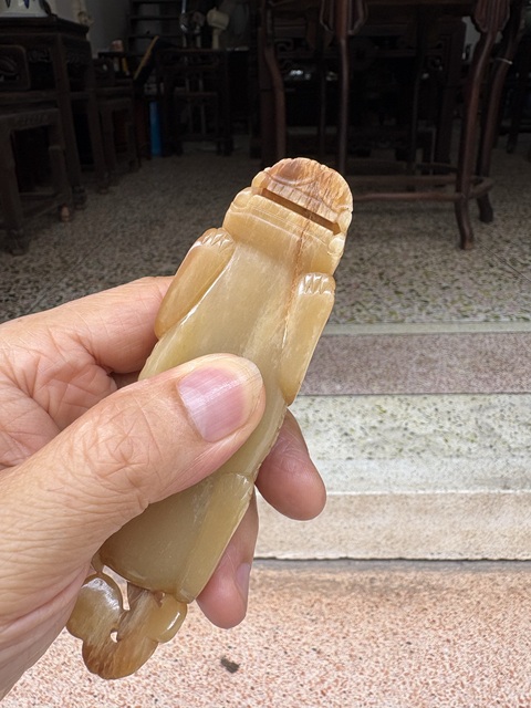 古玩玉器仿古紋飾玉雕瑞獸把件真品鑒賞圖