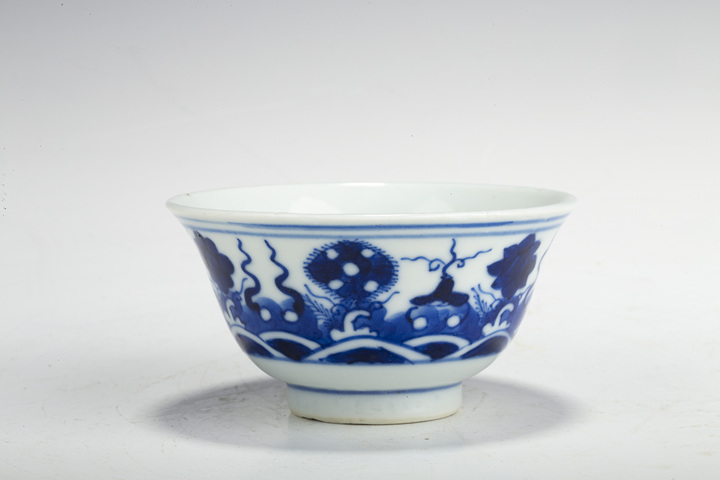 古玩陶瓷清晚·青花海上生蓮圖茶圓
真品鑒賞圖