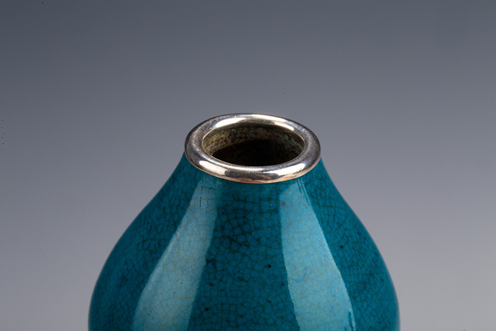 古玩陶瓷清乾隆·孔雀藍(lán)釉葫蘆瓶真品鑒賞圖