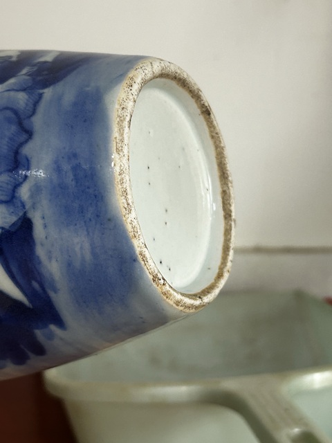 古玩陶瓷人物紋青花瓶真品鑒賞圖