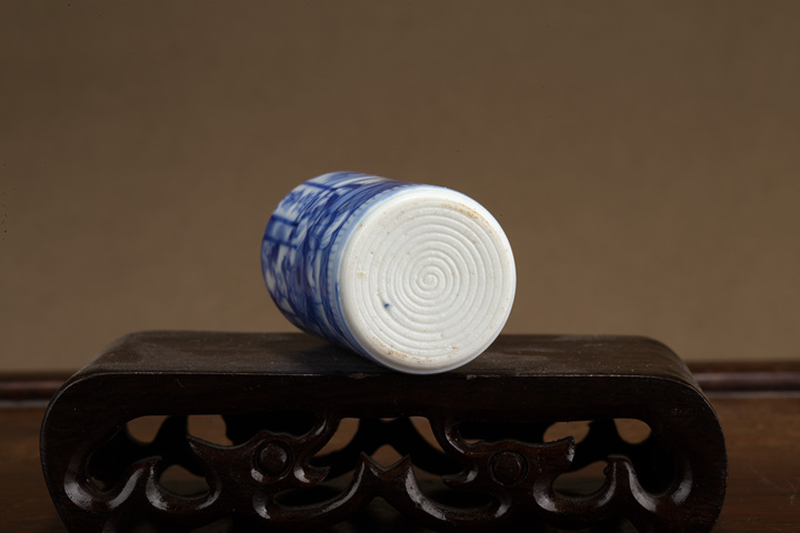 古玩陶瓷清晚·青花人物故事紋鼻煙壺真品鑒賞圖