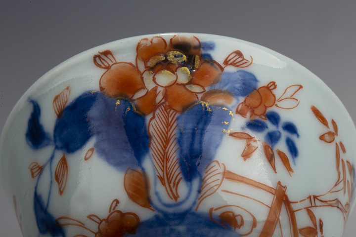 古玩陶瓷清康熙·青花礬紅描金百財花卉紋杯真品鑒賞圖