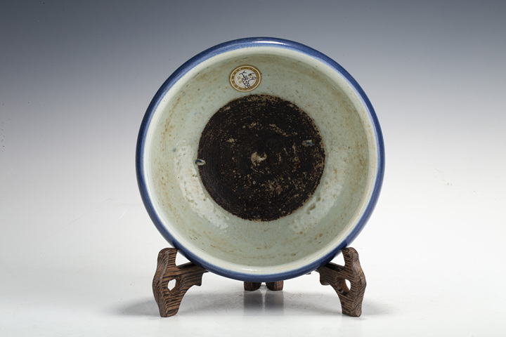 古玩陶瓷清中·霽藍(lán)釉三足爐真品鑒賞圖