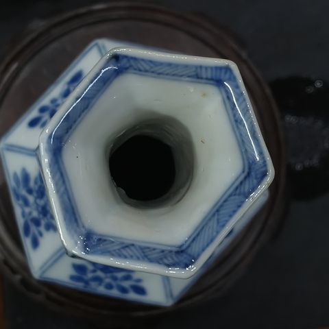 古玩陶瓷青花瓶真品鑒賞圖