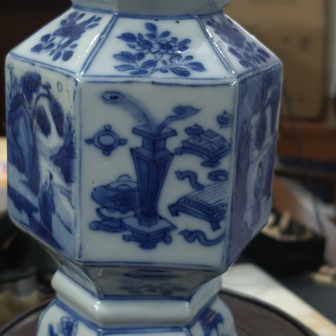 古玩陶瓷青花瓶真品鑒賞圖