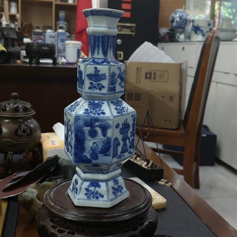 古玩陶瓷青花瓶真品鑒賞圖