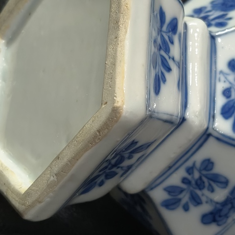 古玩陶瓷青花瓶真品鑒賞圖