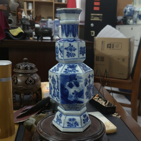 古玩陶瓷青花瓶真品鑒賞圖