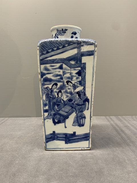 古玩陶瓷青花仕女人物四方梅瓶真品鑒賞圖