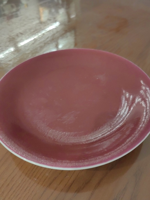 古玩陶瓷胭脂紅釉盤真品鑒賞圖