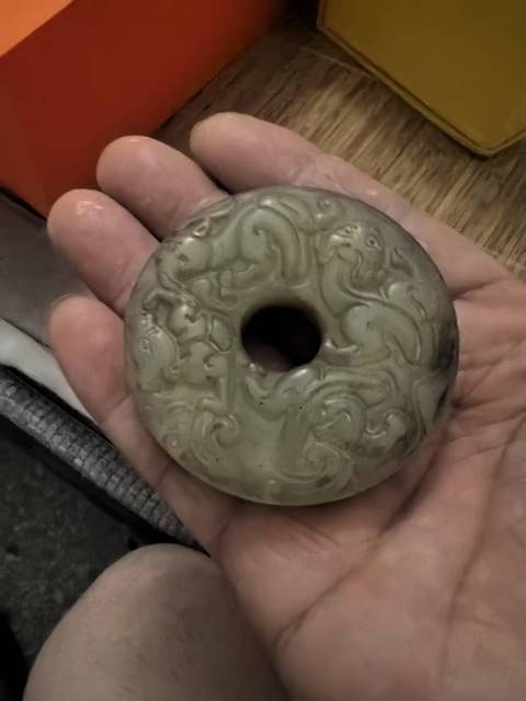 古玩玉器做舊仿古“螭龍紋玉璧”真品鑒賞圖