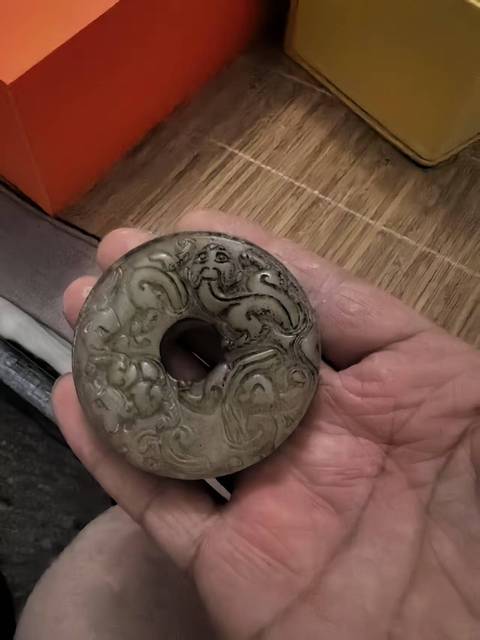古玩玉器做舊仿古“螭龍紋玉璧”真品鑒賞圖