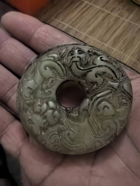 古玩玉器做舊仿古“螭龍紋玉璧”真品鑒賞圖