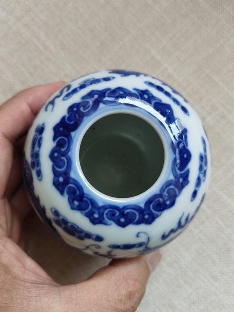 古玩陶瓷龍紋青花水盂真品鑒賞圖