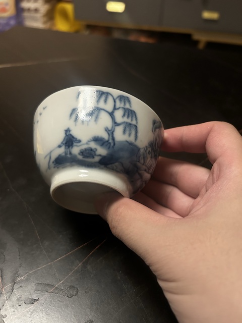 古玩陶瓷樓臺亭閣山水垂釣圖青花杯真品鑒賞圖