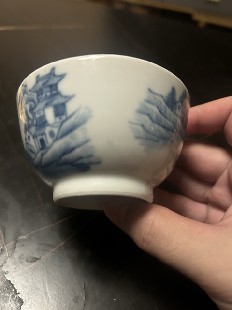 古玩陶瓷樓臺亭閣山水垂釣圖青花杯真品鑒賞圖