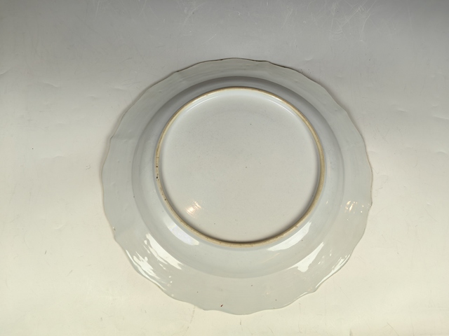 古玩陶瓷雍正牡丹花卉紋粉彩花口賞盤真品鑒賞圖