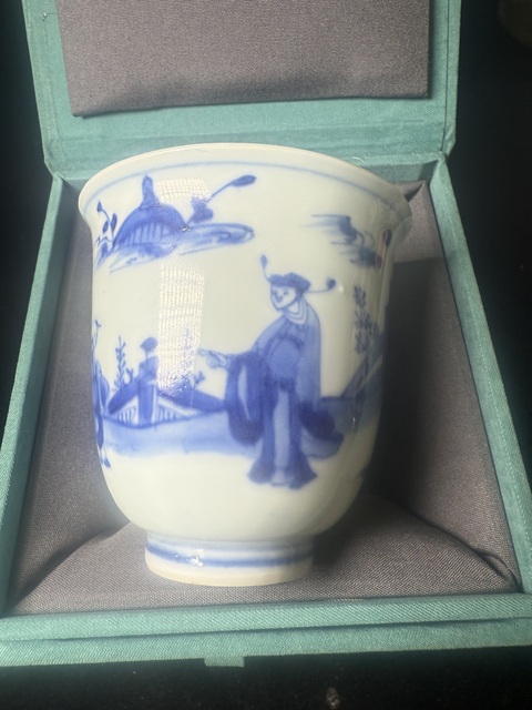 古玩陶瓷人物山水青花杯真品鑒賞圖