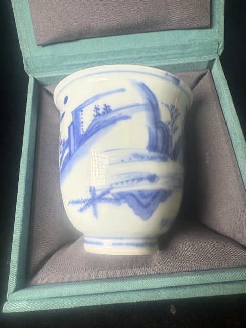 古玩陶瓷人物山水青花杯真品鑒賞圖