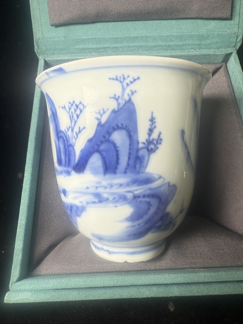 古玩陶瓷人物山水青花杯真品鑒賞圖