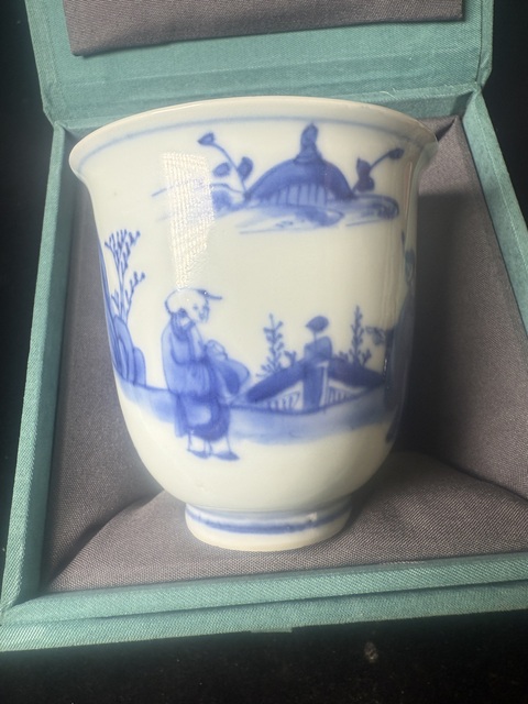 古玩陶瓷人物山水青花杯真品鑒賞圖