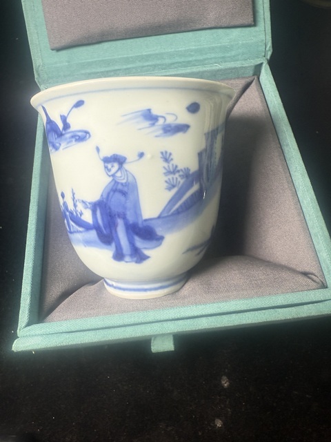 古玩陶瓷人物山水青花杯真品鑒賞圖