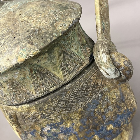 古玩銅器云雷紋提梁卣真品鑒賞圖
