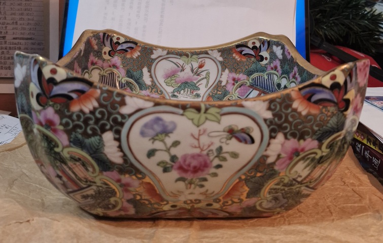 古玩陶瓷人物紋八方碗真品鑒賞圖