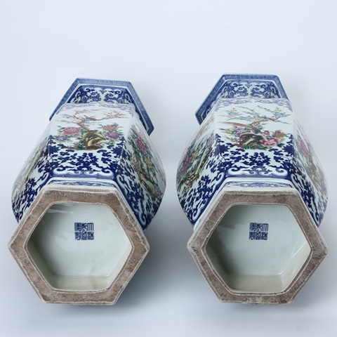 古玩陶瓷青花粉彩花鳥紋六方瓶真品鑒賞圖