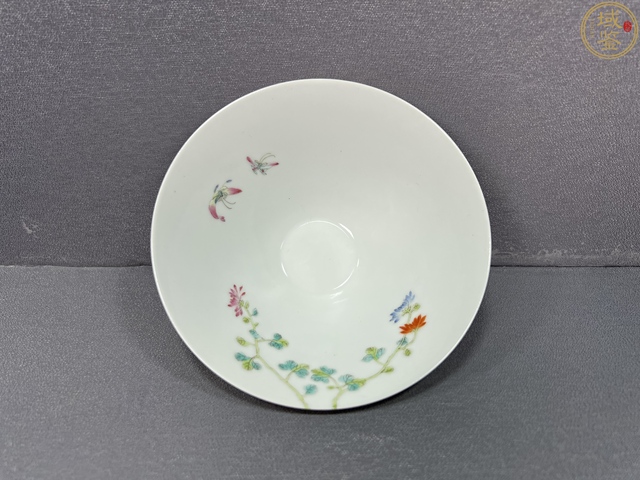 古玩陶瓷粉彩花卉碗真品鑒賞圖