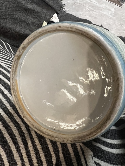 古玩陶瓷清晚期天藍釉太極八卦紋瓶真品鑒賞圖