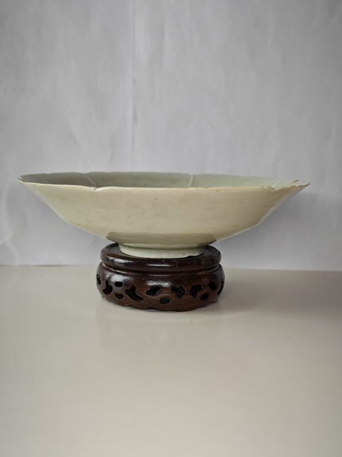 古玩陶瓷青白釉刻花葵口洗真品鑒賞圖