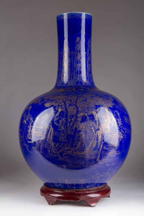 古玩陶瓷藍(lán)釉描金天球瓶真品鑒賞圖