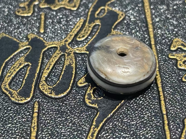 古玩玉器羊板眼珠真品鑒賞圖