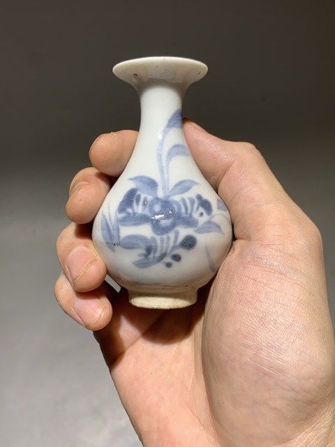 古玩陶瓷青花花卉紋玉壺春瓶真品鑒賞圖