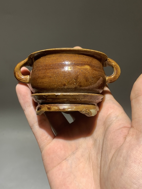 古玩陶瓷醬釉雙耳三足爐真品鑒賞圖