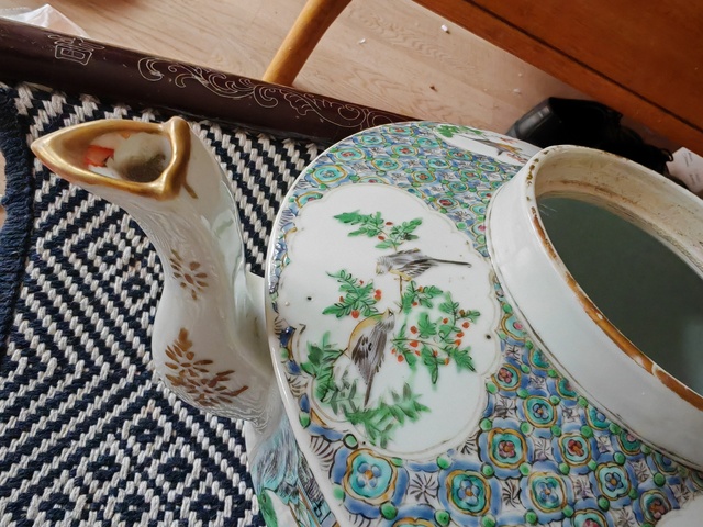 古玩陶瓷清咸豐廣彩人物故事圖花鳥紋茶壺真品鑒賞圖