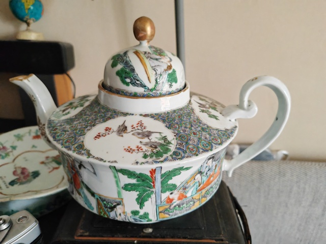 古玩陶瓷清咸豐廣彩人物故事圖花鳥紋茶壺真品鑒賞圖