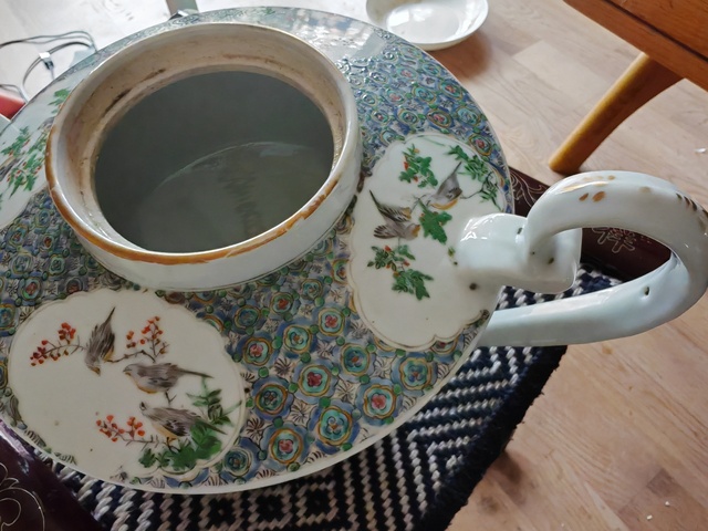 古玩陶瓷清咸豐廣彩人物故事圖花鳥紋茶壺真品鑒賞圖