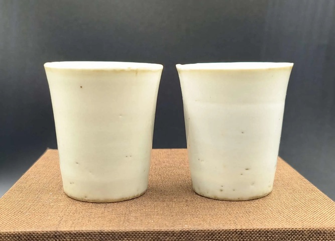古玩陶瓷紅綠彩山水紋馬蹄杯真品鑒賞圖