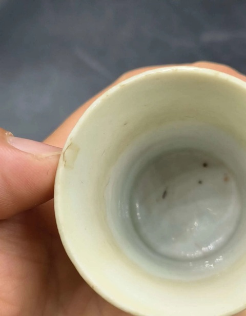 古玩陶瓷紅綠彩山水紋馬蹄杯真品鑒賞圖