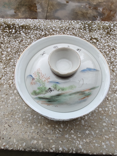 古玩陶瓷淺絳彩山水人物蓋碗真品鑒賞圖