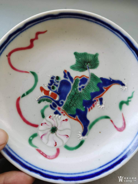 古玩陶瓷飄帶繡球獅子紋盤真品鑒賞圖